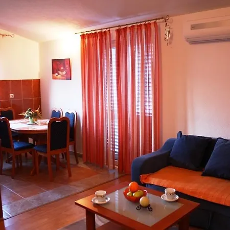 Jelena Apartmán *